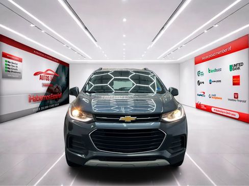 Used 2022 Chevrolet Trax LT w/ Driver Confidence Package AWD/4WD image 3