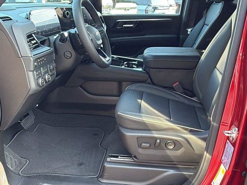 New 2026 Chevrolet Suburban Premier w/ Sun And Tow Package AWD/4WD image 16