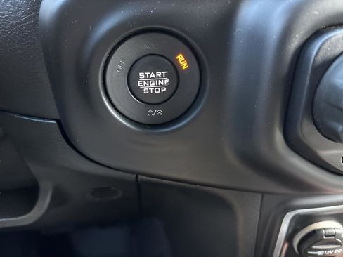 Used 2020 Jeep Gladiator Sport w/ Quick Order Package 24S image 21