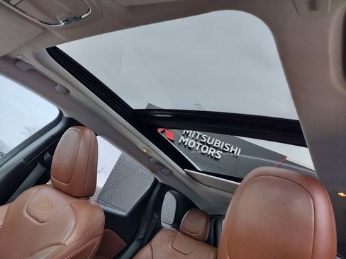 Used 2019 Jeep Cherokee Overland w/ Technology Group image 5