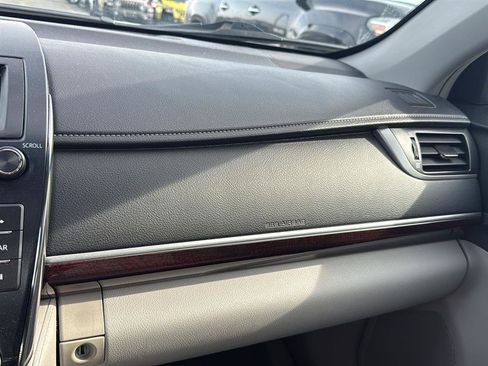 Used 2013 Toyota Camry XLE w/ Leather Pkg image 19