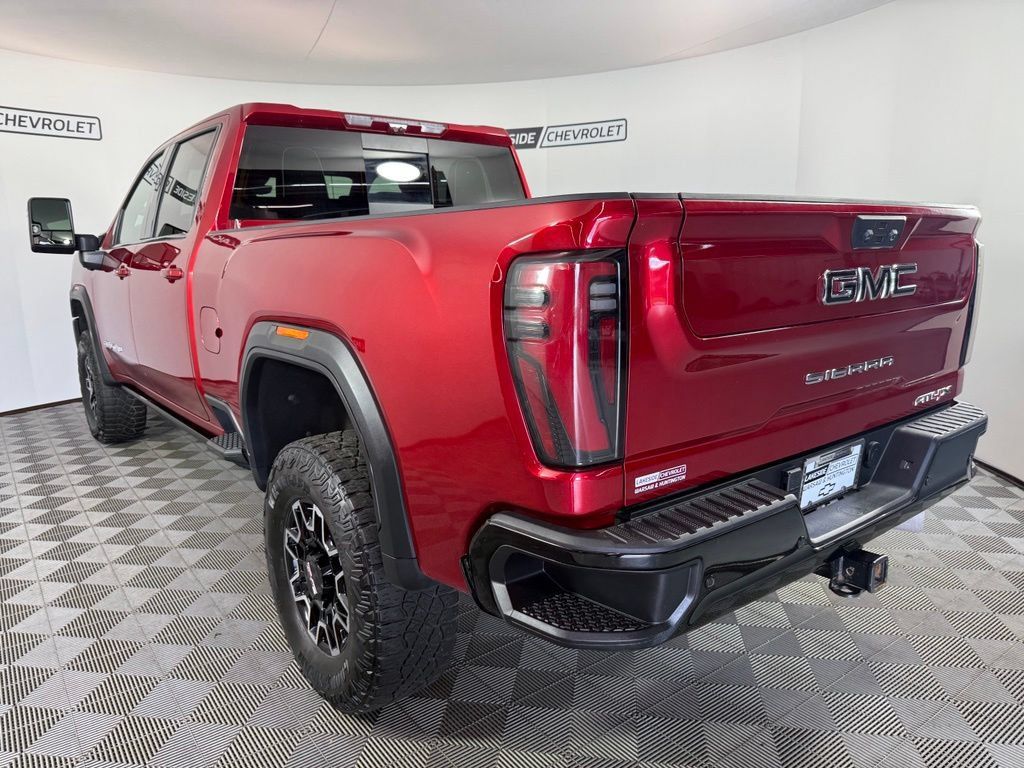 Used 2024 GMC Sierra 2500 AT4X AWD/4WD image 4