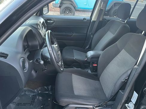 Used 2016 Jeep Patriot Latitude image 14