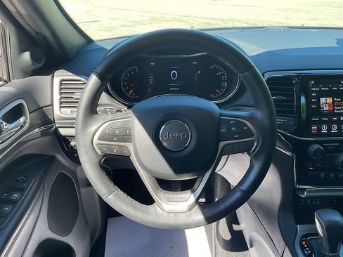 Used 2019 Jeep Grand Cherokee Limited w/ Luxury Group II AWD/4WD image 11