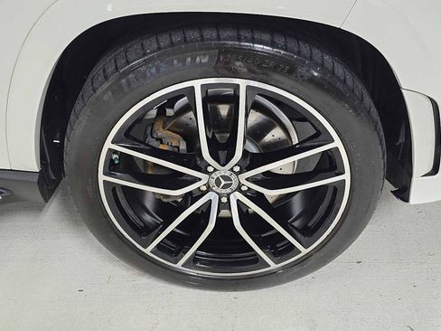 Used 2021 Mercedes-Benz GLS 580 4MATIC image 9