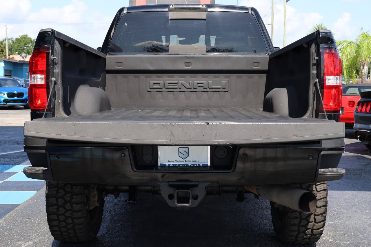 Used 2017 GMC Sierra 2500 Denali w/ Duramax Plus Package AWD/4WD image 17
