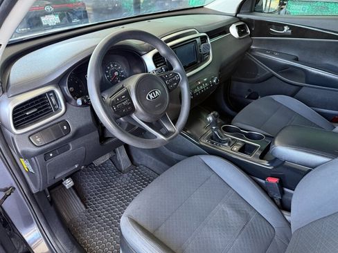 Used 2017 Kia Sorento FWD image 15