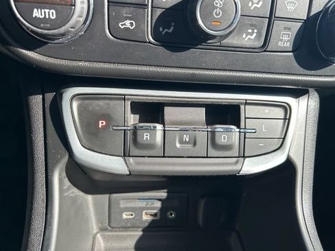 Used 2022 GMC Terrain SLT AWD/4WD image 29