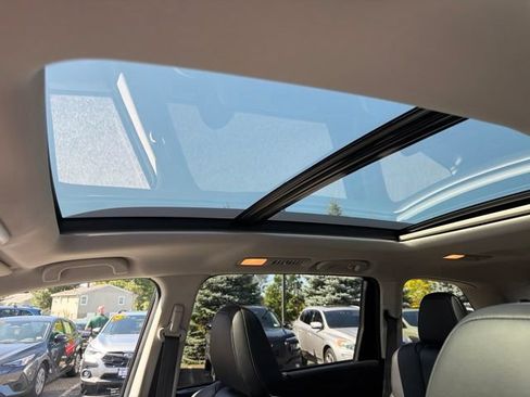 Used 2023 Subaru Ascent Limited w/ Technology Package AWD/4WD image 17