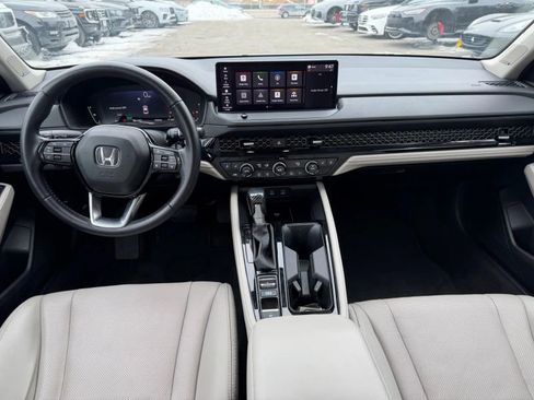 Used 2023 Honda Accord Touring image 13