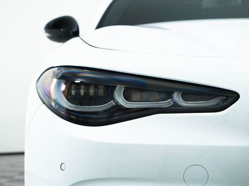 New 2024 Alfa Romeo Giulia Sprint RWD image 12