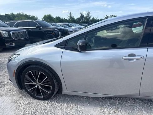 Used 2023 Toyota Prius XLE FWD image 10