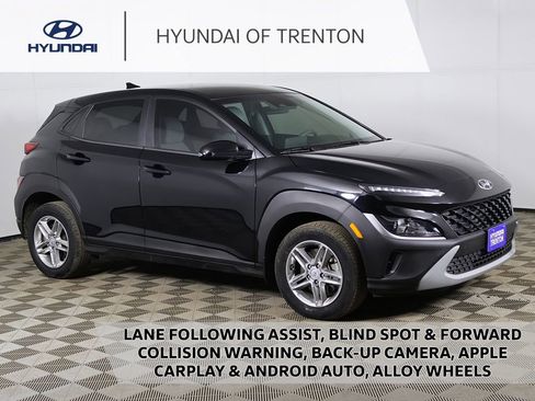 Used 2023 Hyundai Kona SE AWD/4WD image 1
