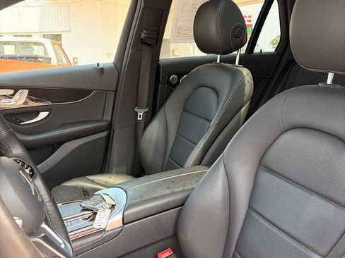 Used 2020 Mercedes-Benz GLC 300 4MATIC w/ Multimedia Package image 13