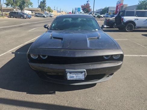 Used 2019 Dodge Challenger SXT w/ Blacktop Package RWD image 2