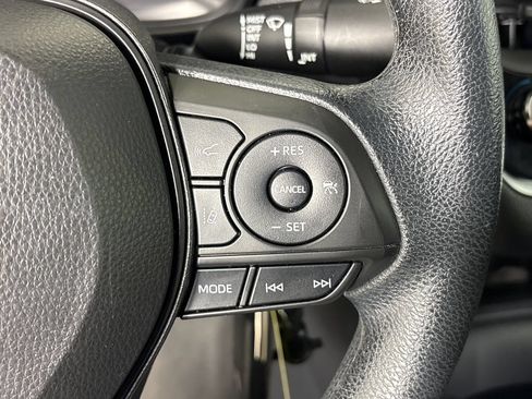 Used 2022 Toyota Corolla LE FWD image 19