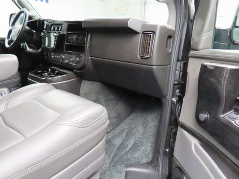 Used 2022 GMC Savana 2500 Work Van w/ Enhanced Convenience Package image 27