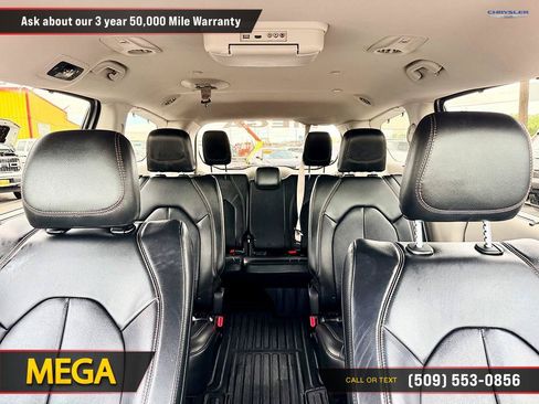 Used 2017 Chrysler Pacifica Touring-L FWD image 19