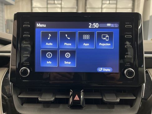 Used 2020 Toyota Corolla LE image 18