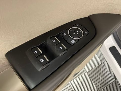 Used 2019 Lincoln Nautilus Select FWD image 33