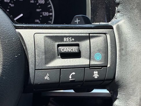 Used 2022 Nissan Pathfinder SV FWD image 24