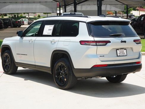 New 2025 Jeep Grand Cherokee L Altitude AWD/4WD image 3
