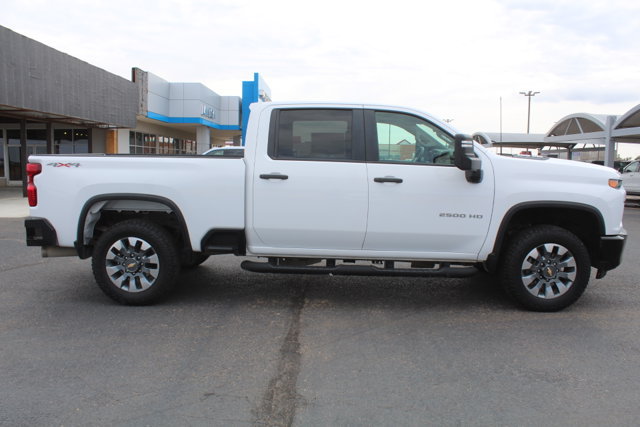 Used 2022 Chevrolet Silverado 2500 Custom w/ Custom Value Package AWD/4WD image 2