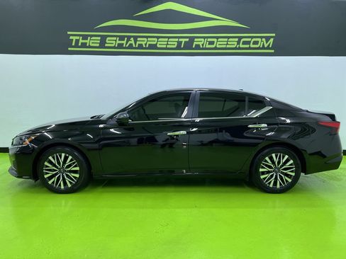 Used 2025 Nissan Altima 2.5 SV FWD image 6