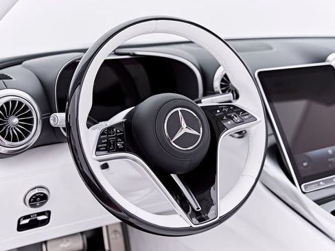 Used 2026 Mercedes-Benz Maybach SL 680 image 56