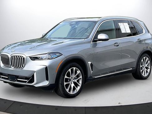 Used 2024 BMW X5 xDrive40i AWD/4WD image 4