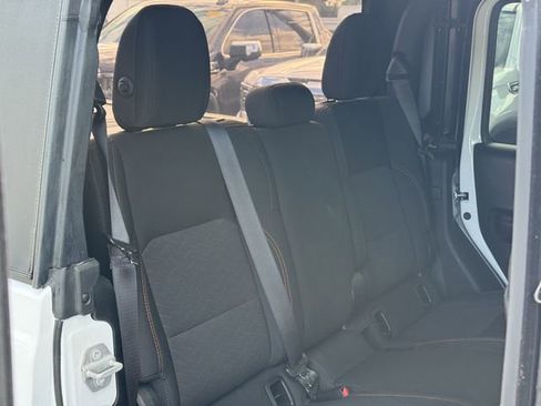 Used 2021 Jeep Gladiator Willys image 31