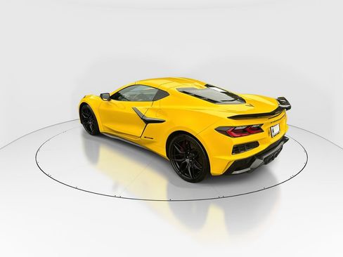 Used 2025 Chevrolet Corvette Z06 RWD image 6