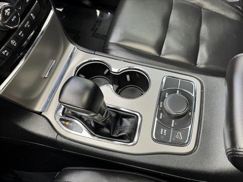 Used 2022 Jeep Grand Cherokee Limited image 17