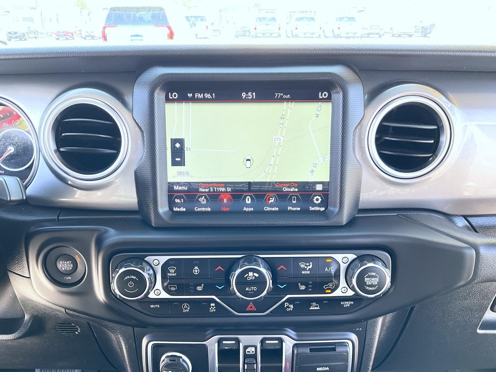 Used 2021 Jeep Gladiator Overland AWD/4WD image 13