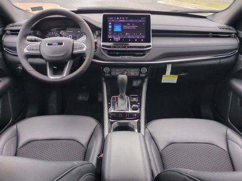 New 2026 Jeep Compass Latitude image 15