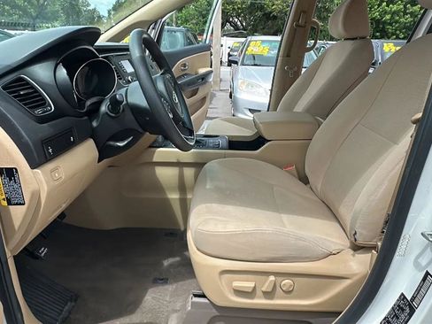 Used 2016 Kia Sedona LX w/ LX Convenience Package FWD image 25