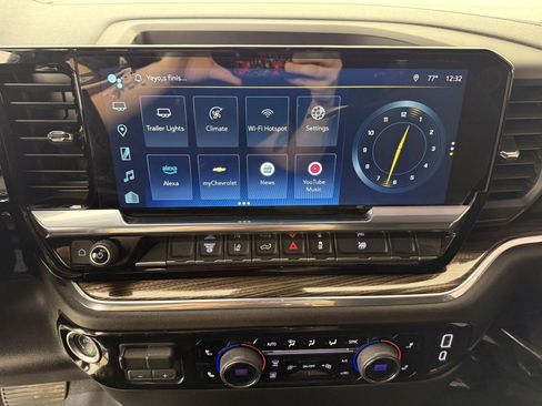 Used 2025 Chevrolet Silverado 3500 LT image 19