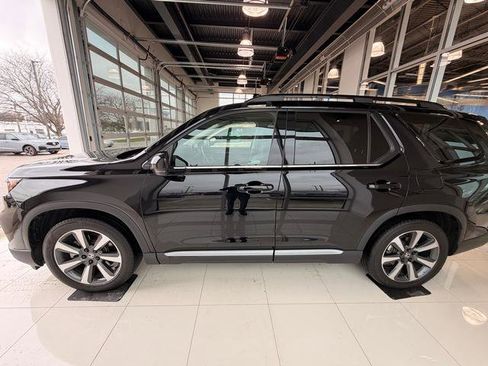 Used 2023 Honda Pilot Elite image 3