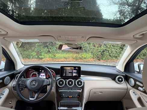 Used 2017 Mercedes-Benz GLC 300 4MATIC image 28