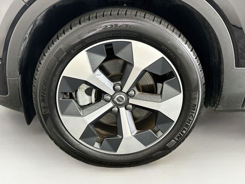 Used 2026 Volvo XC40 B5 Plus AWD/4WD image 11