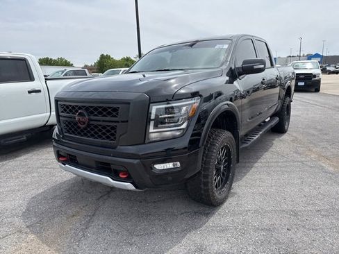 Used 2024 Nissan Titan PRO-4X w/ Pro-4x Convenience Package image 2