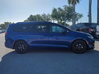 Used 2018 Chrysler Pacifica Touring-L video 4