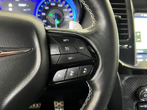 Certified 2023 Chrysler 300 C image 31