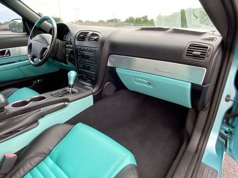 Used 2002 Ford Thunderbird image 22