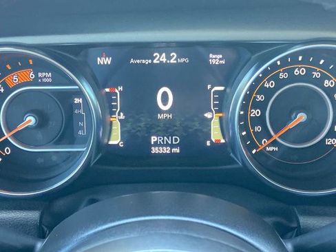 Used 2023 Jeep Gladiator Sport AWD/4WD image 7