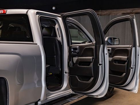 Used 2018 Chevrolet Silverado 1500 LT w/ All Star Edition AWD/4WD image 27