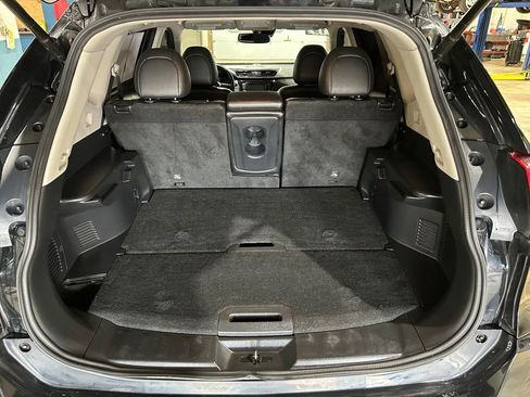 Used 2019 Nissan Rogue SL AWD/4WD image 13