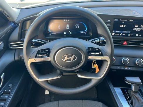 New 2026 Hyundai Elantra SE image 14