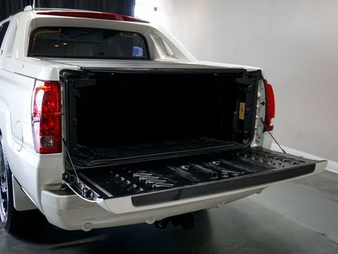 Used 2004 Cadillac Escalade EXT AWD/4WD image 26