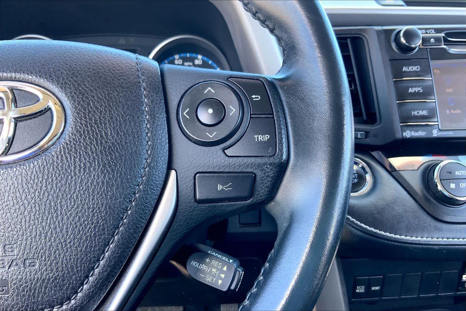 Used 2018 Toyota RAV4 XLE FWD image 24